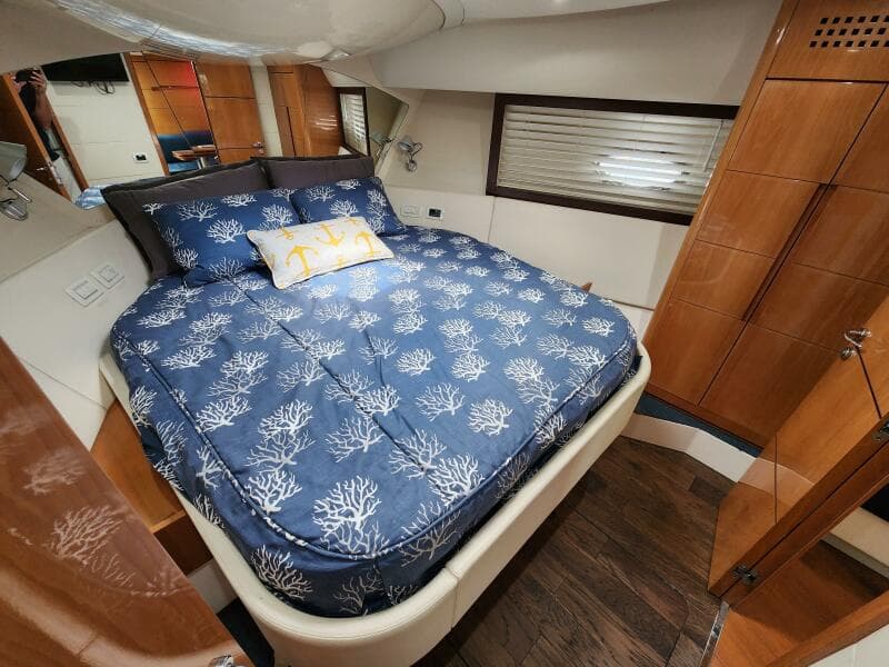 2006 Pershing 