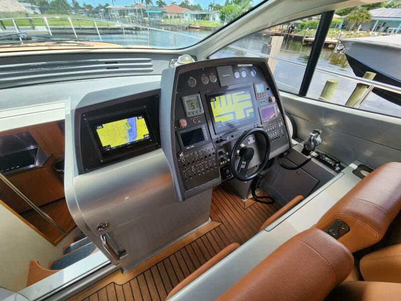 2006 Pershing 