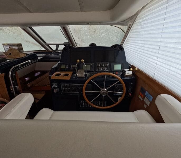 2004 Tiara Sport 5200 Sovran Salon