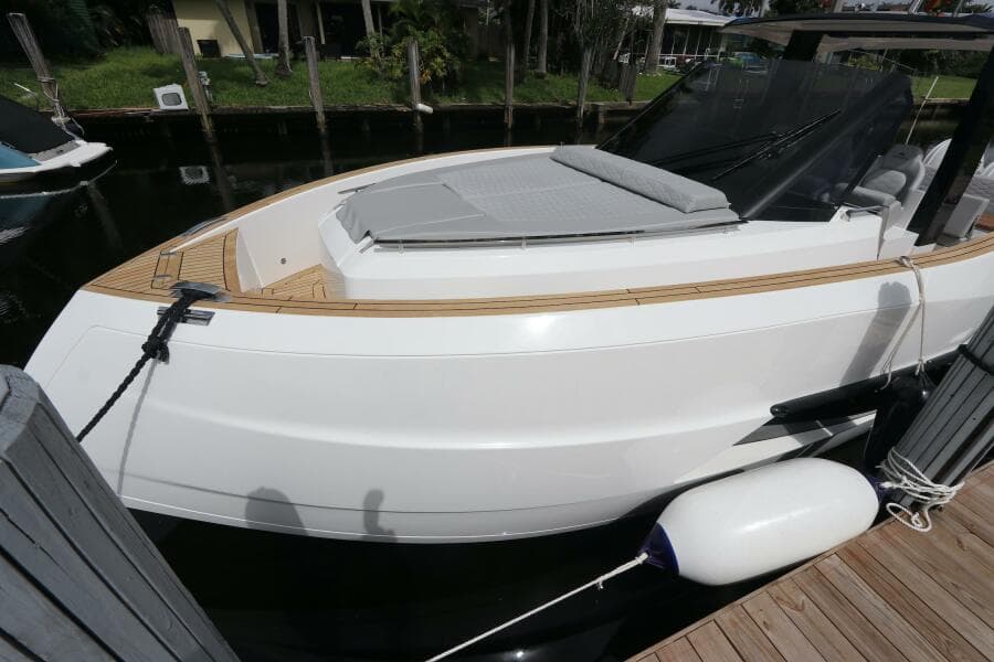 2024 Astondoa 377 Coupe Outboard
