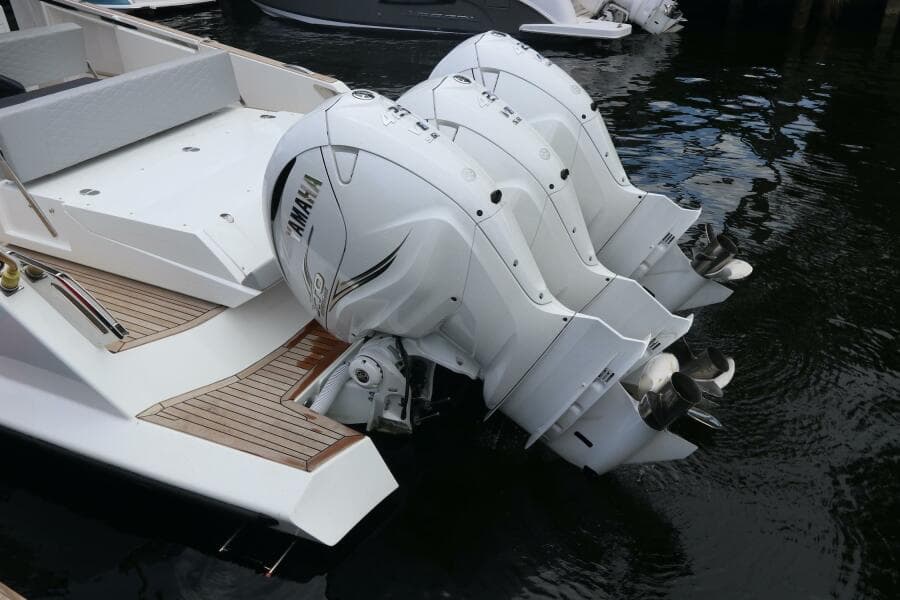 2024 Astondoa 377 Coupe Outboard