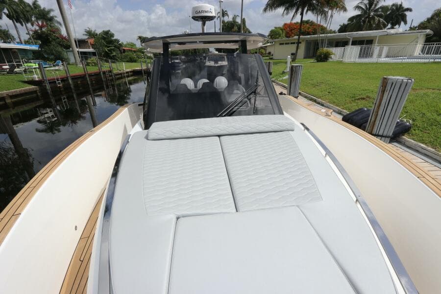 2024 Astondoa 377 Coupe Outboard