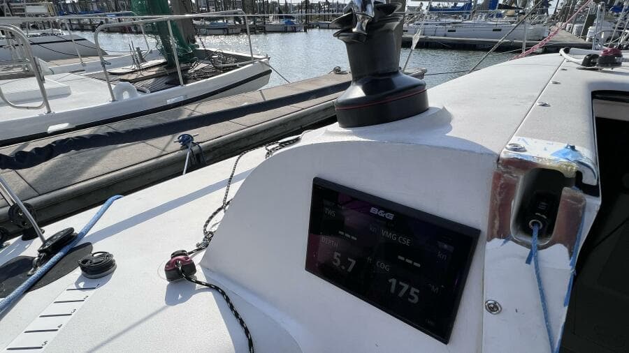 Port / Halyard Winch - B&G 7 Inch Instruments