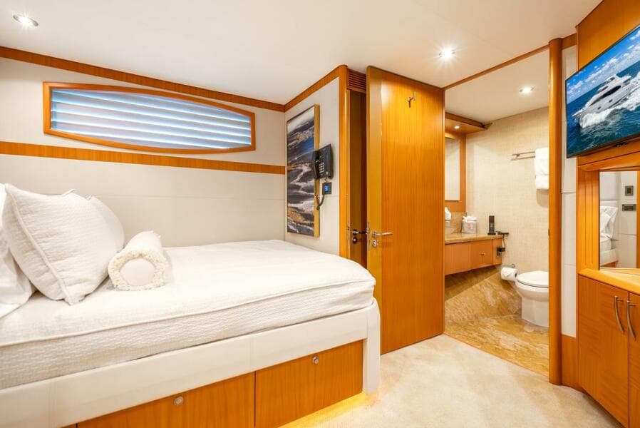 2008 Lazzara Yachts 116