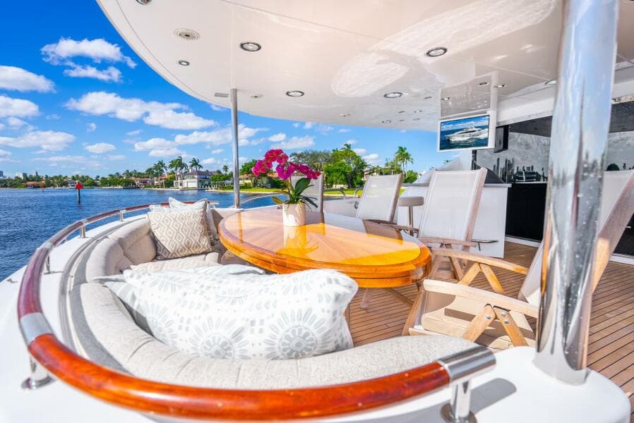 2008 Lazzara Yachts 116