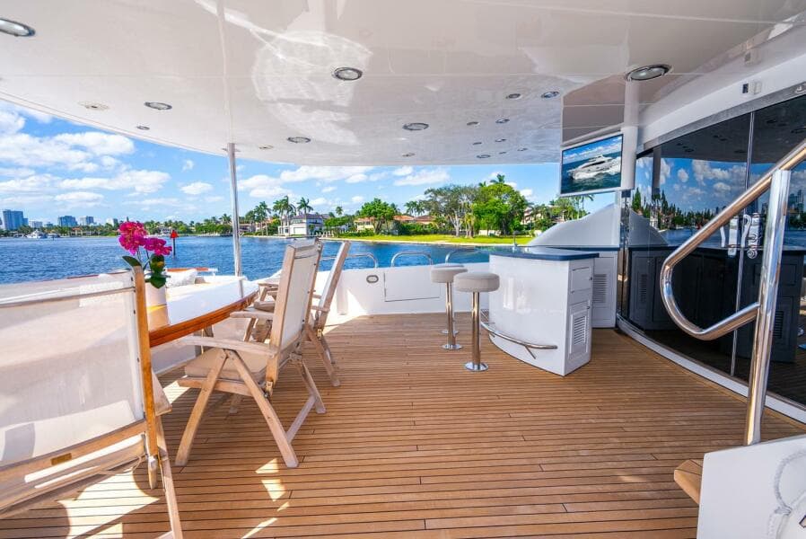 2008 Lazzara Yachts 116
