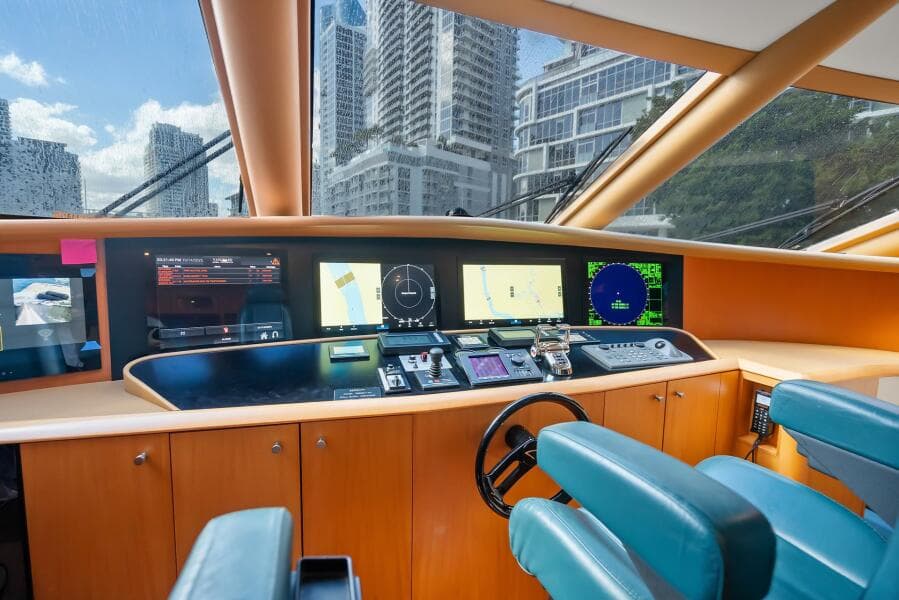 2008 Lazzara Yachts 116
