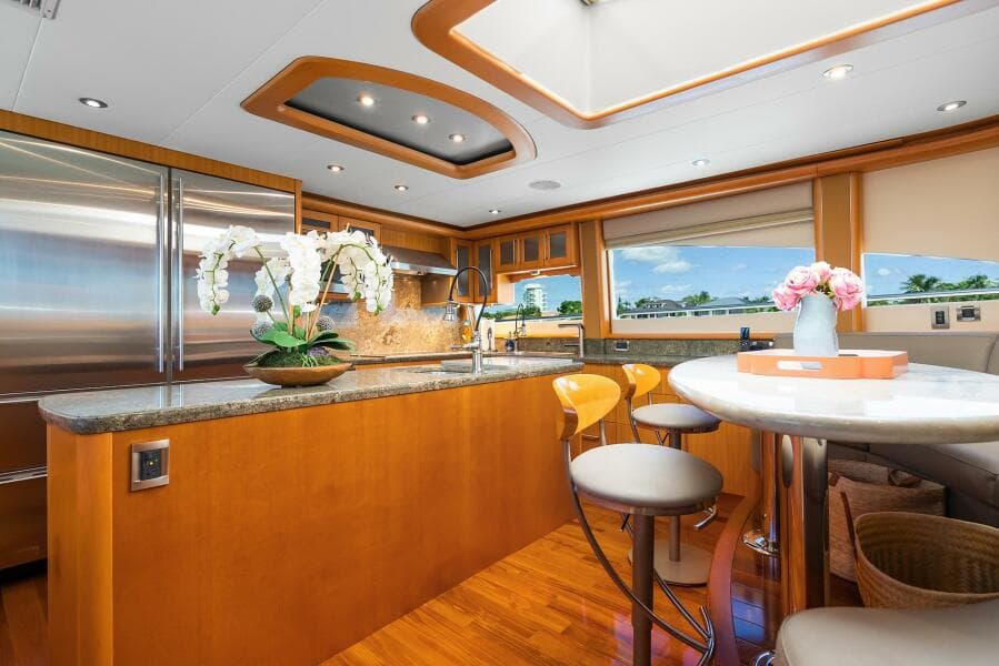 2008 Lazzara Yachts 116