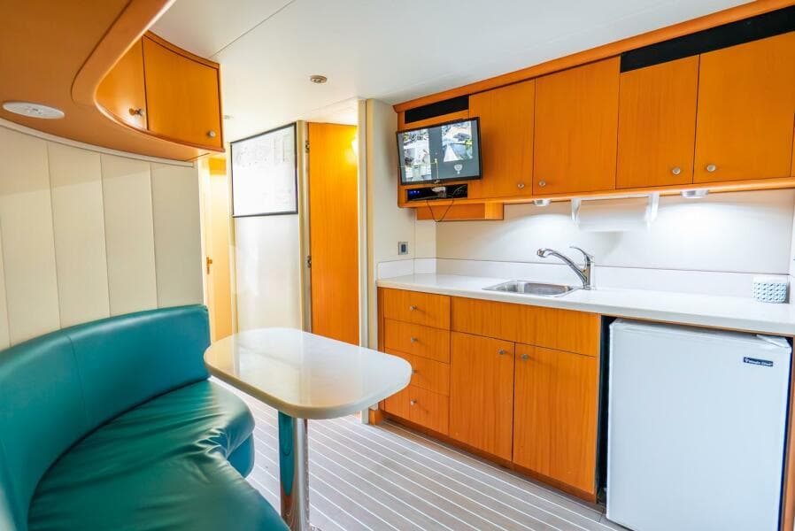2008 Lazzara Yachts 116