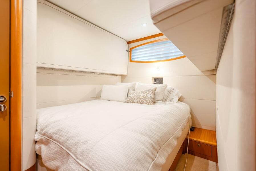 2008 Lazzara Yachts 116