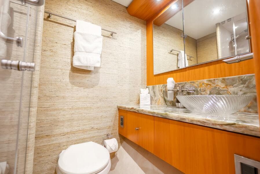 2008 Lazzara Yachts 116