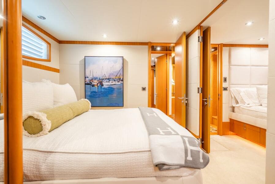 2008 Lazzara Yachts 116