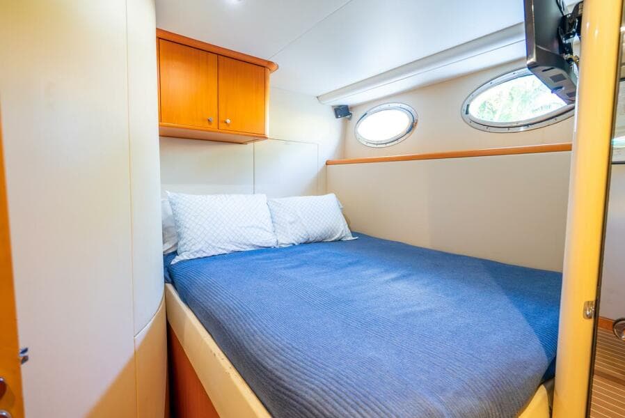 2008 Lazzara Yachts 116