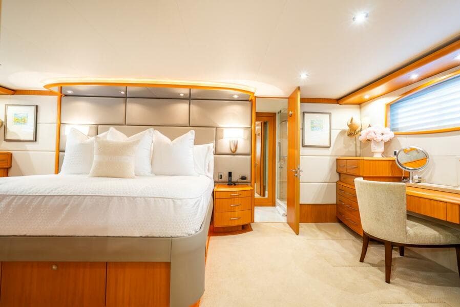 2008 Lazzara Yachts 116