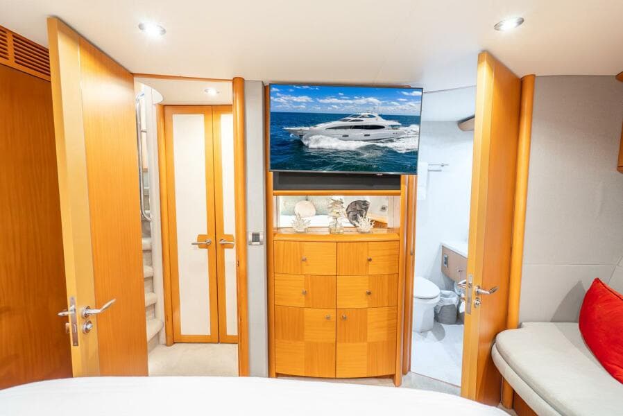 2008 Lazzara Yachts 116