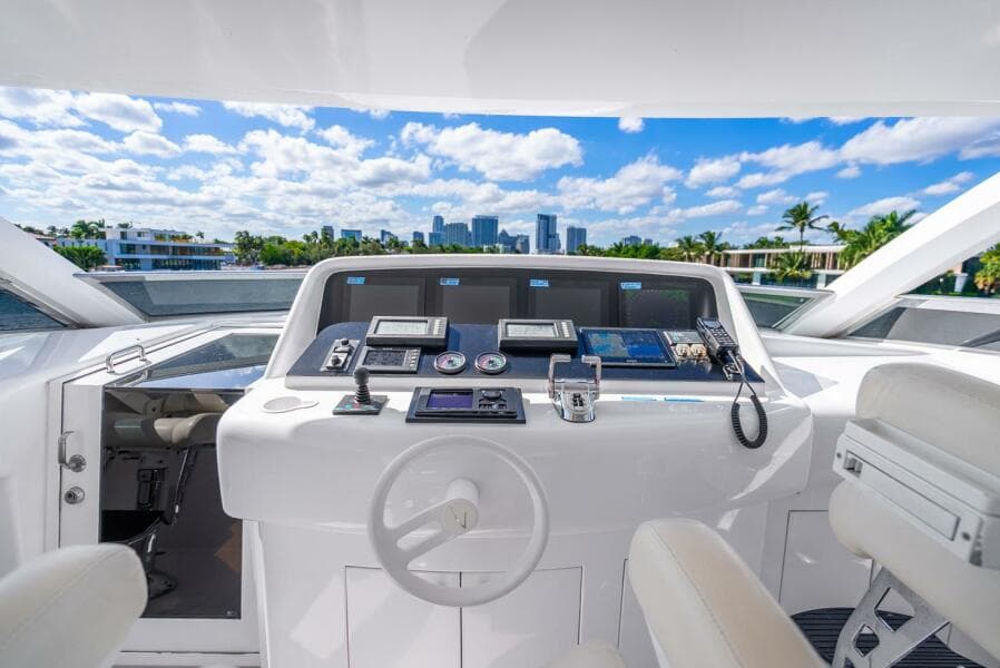 2008 Lazzara Yachts 116