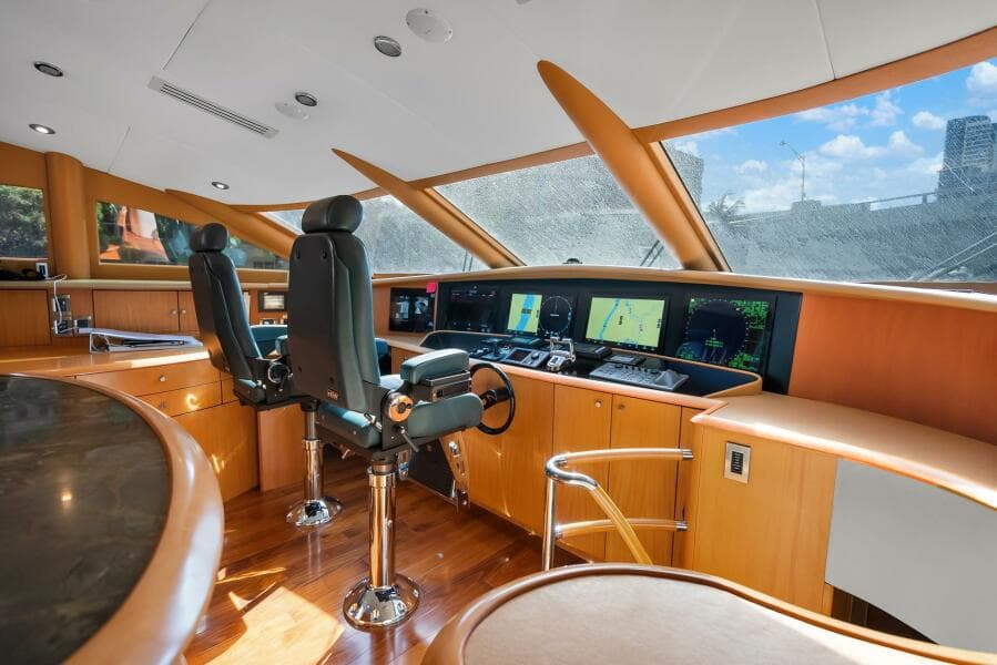 2008 Lazzara Yachts 116