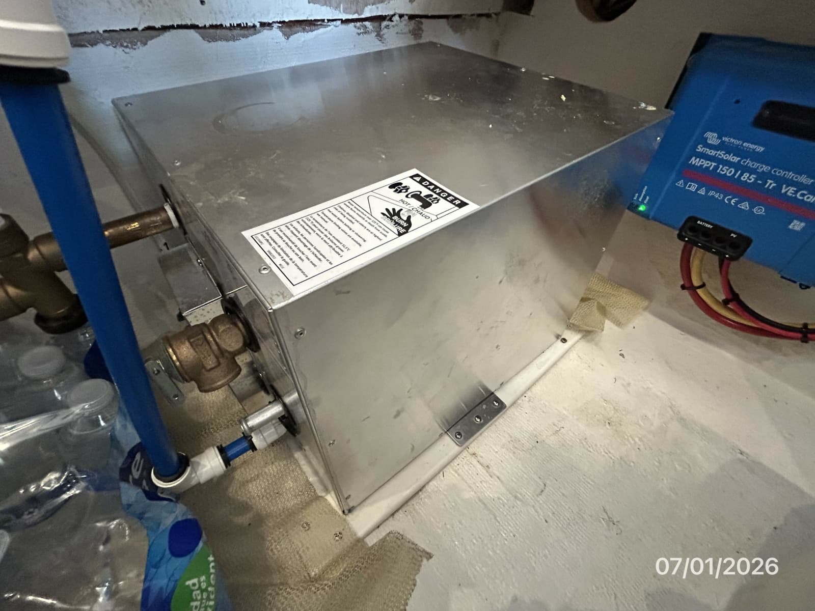 35' Great Harbour water heater