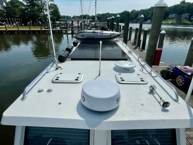 35' Great Harbour cabin top