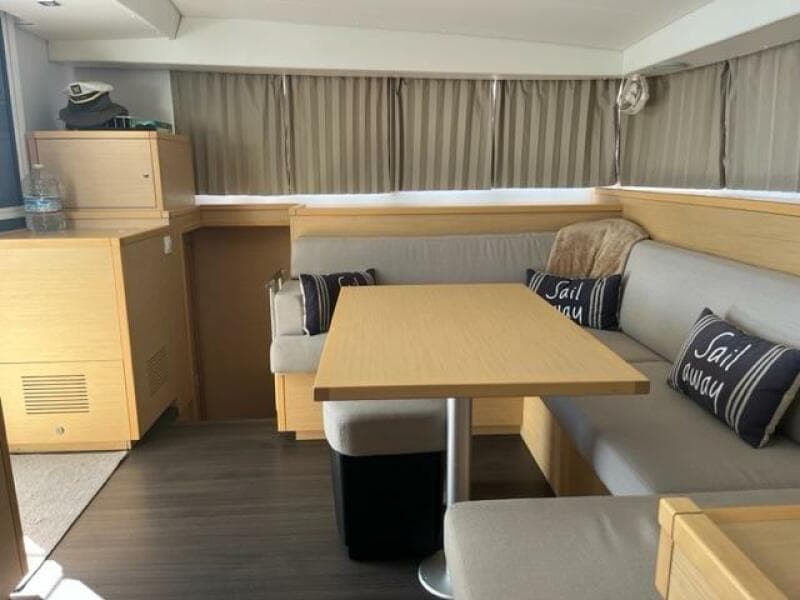 2016 Lagoon 400 S2