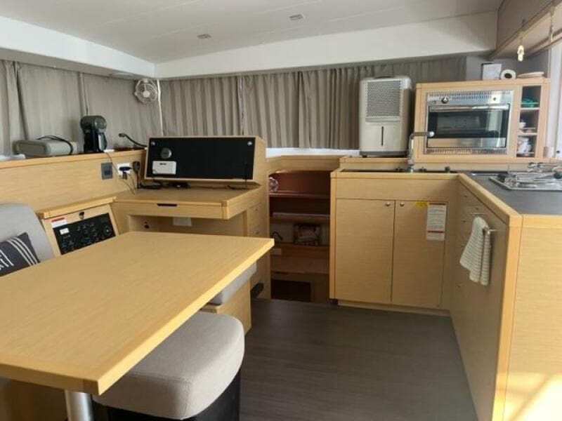 2016 Lagoon 400 S2