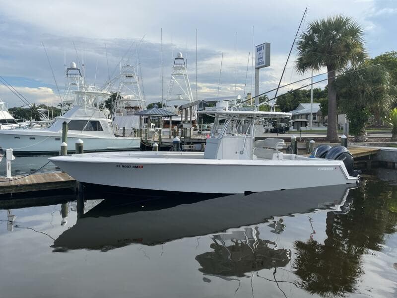 2018 Contender 32 ST