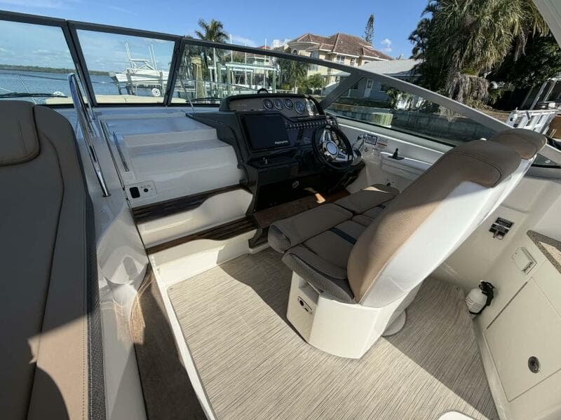 2016 Sea Ray 350 Sundancer