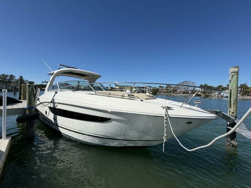 2016 Sea Ray 350 Sundancer