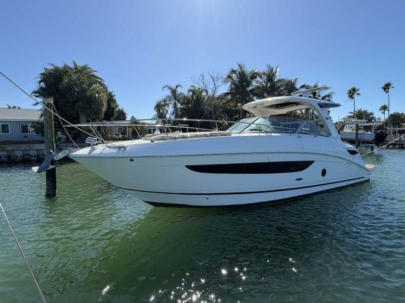 2016 Sea Ray 350 Sundancer