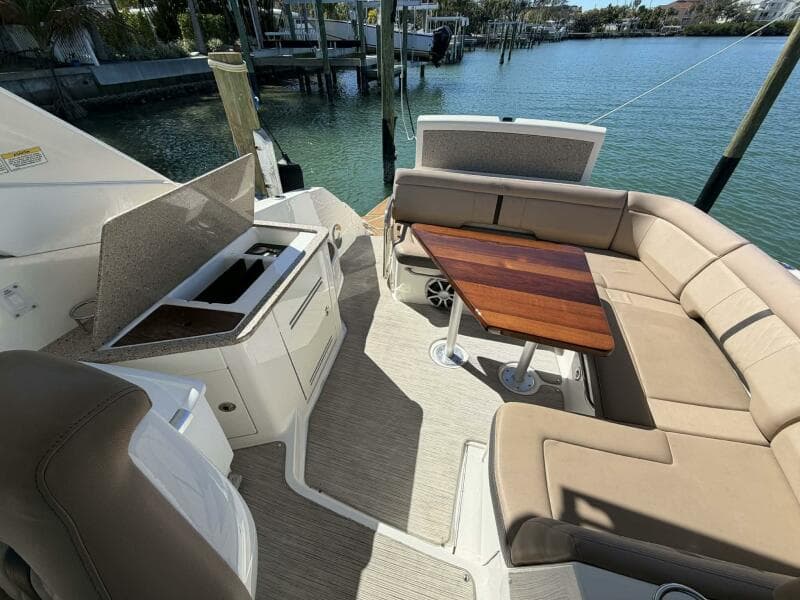 2016 Sea Ray 350 Sundancer