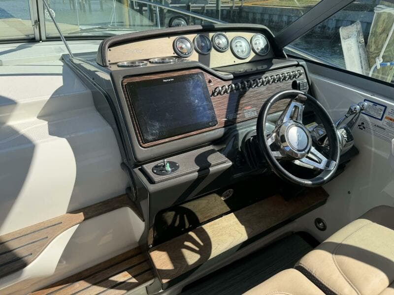 2016 Sea Ray 350 Sundancer