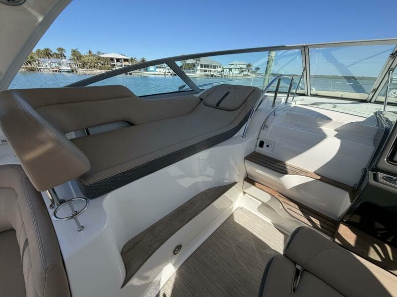 2016 Sea Ray 350 Sundancer