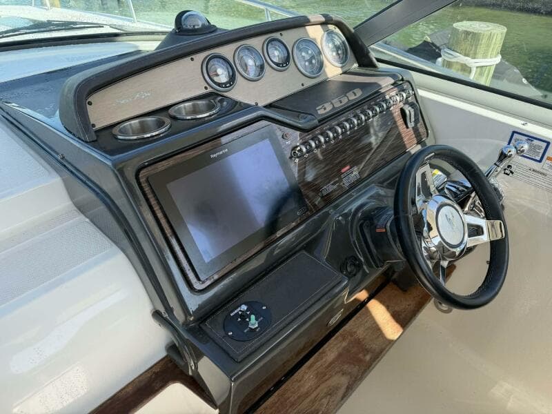 2016 Sea Ray 350 Sundancer