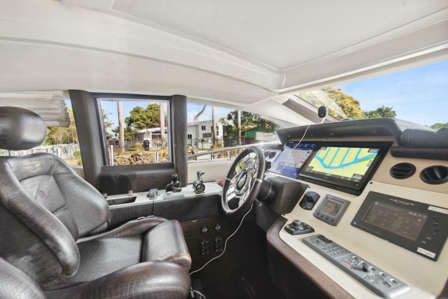 2013 Azimut 70
