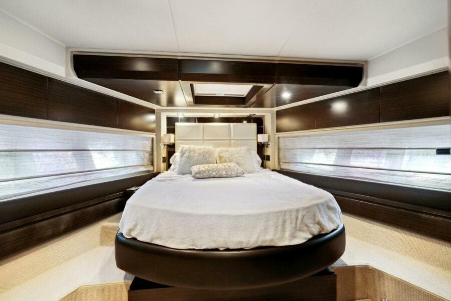 2013 Azimut 70