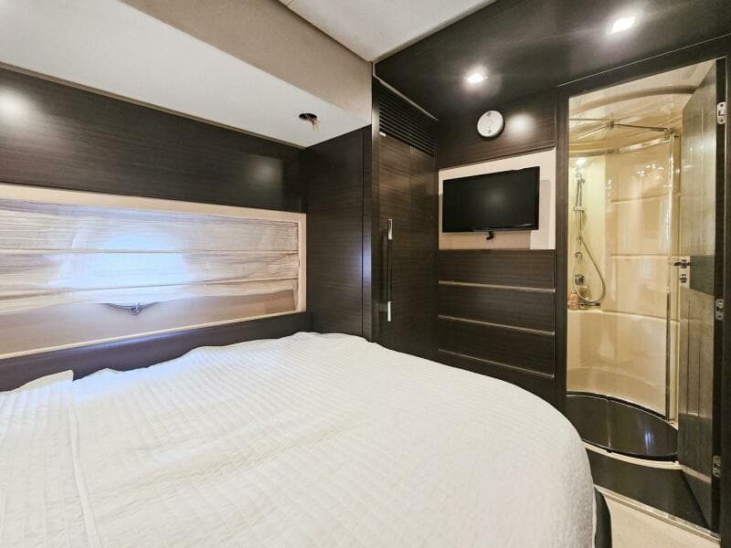 2013 Azimut 70