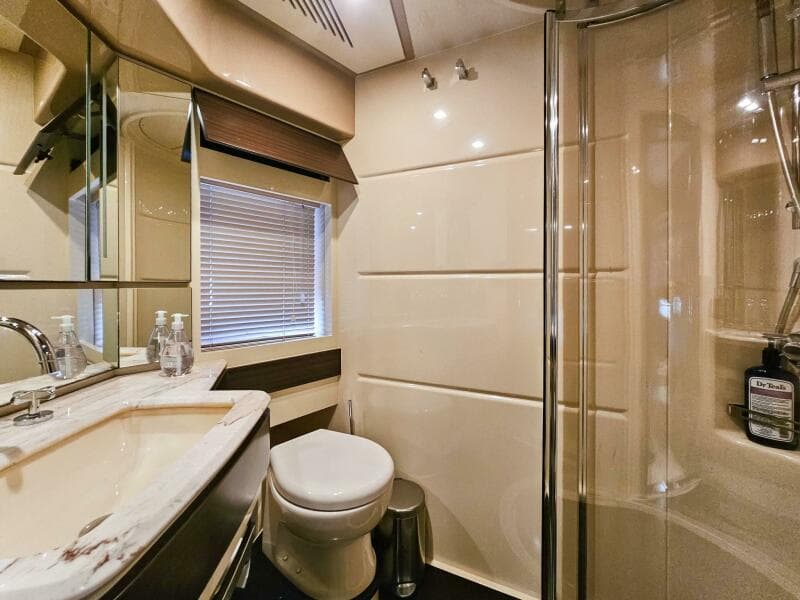 2013 Azimut 70