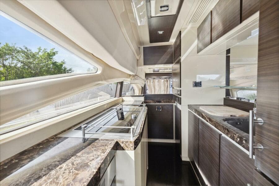 2013 Azimut 70