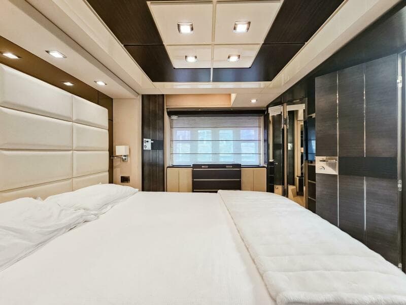 2013 Azimut 70