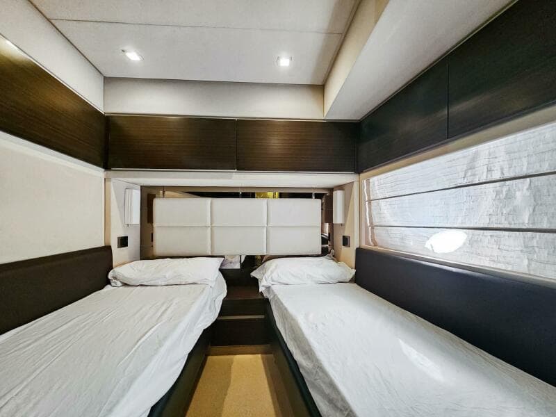 2013 Azimut 70