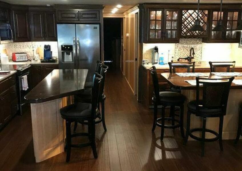 2017 Sumerset Houseboat