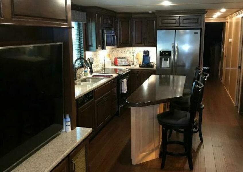 2017 Sumerset Houseboat
