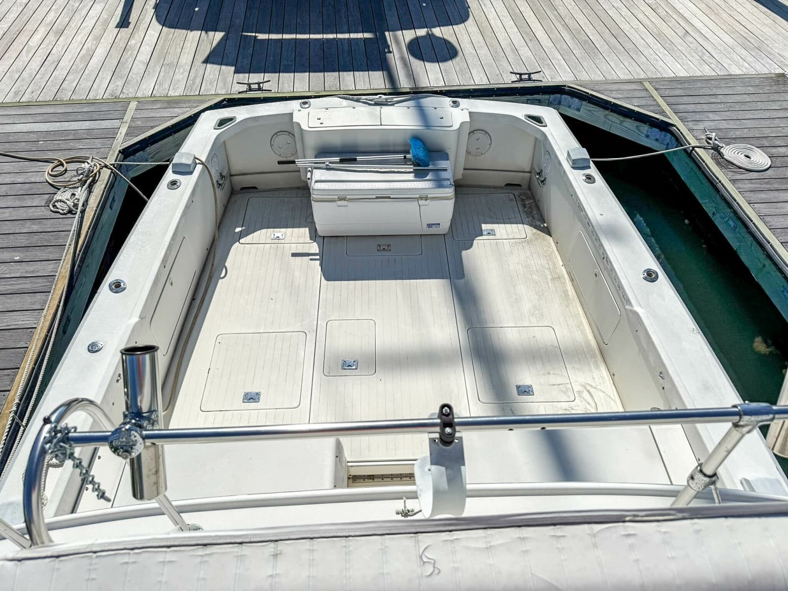 Cockpit from flybridge 