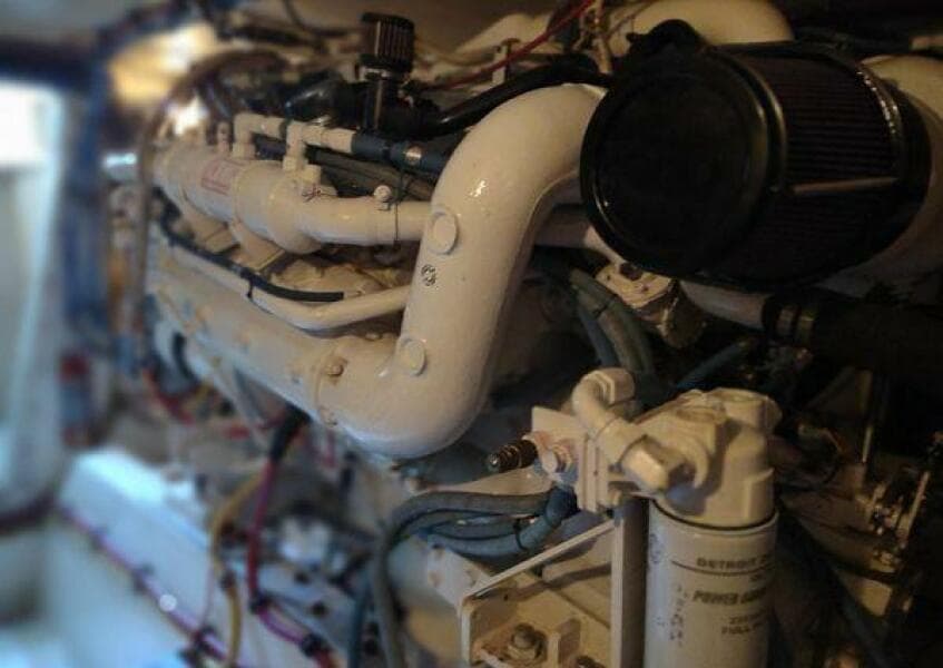 1996 Hatteras 50' Sport Deck
