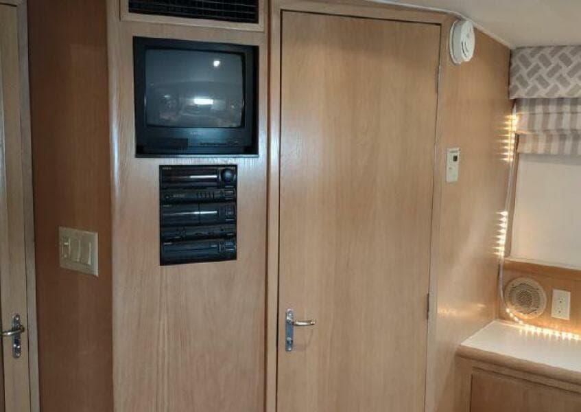 1996 Hatteras 50' Sport Deck