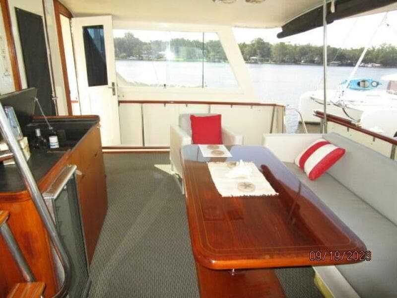 63' Hatteras aftdeck starboard