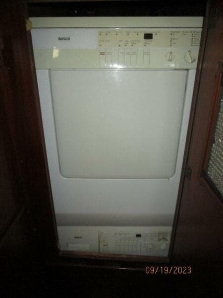 63' Hatteras washer-dryer