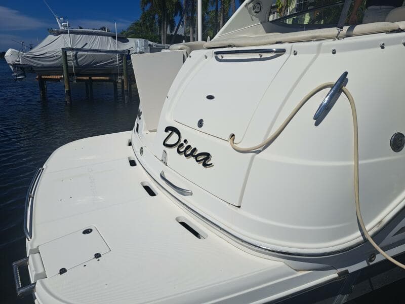 2005 Chaparral 330 Signature Cruiser