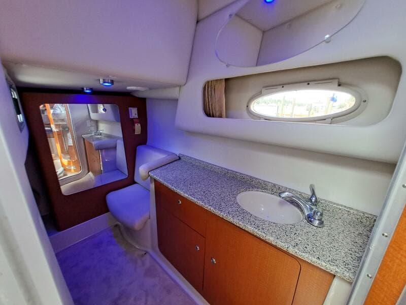 2005 Chaparral 330 Signature Cruiser