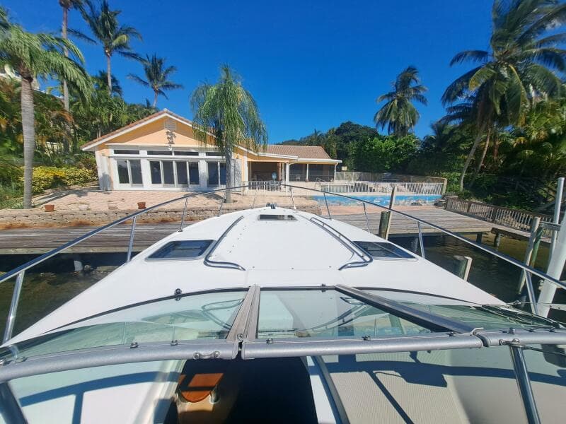 2005 Chaparral 330 Signature Cruiser